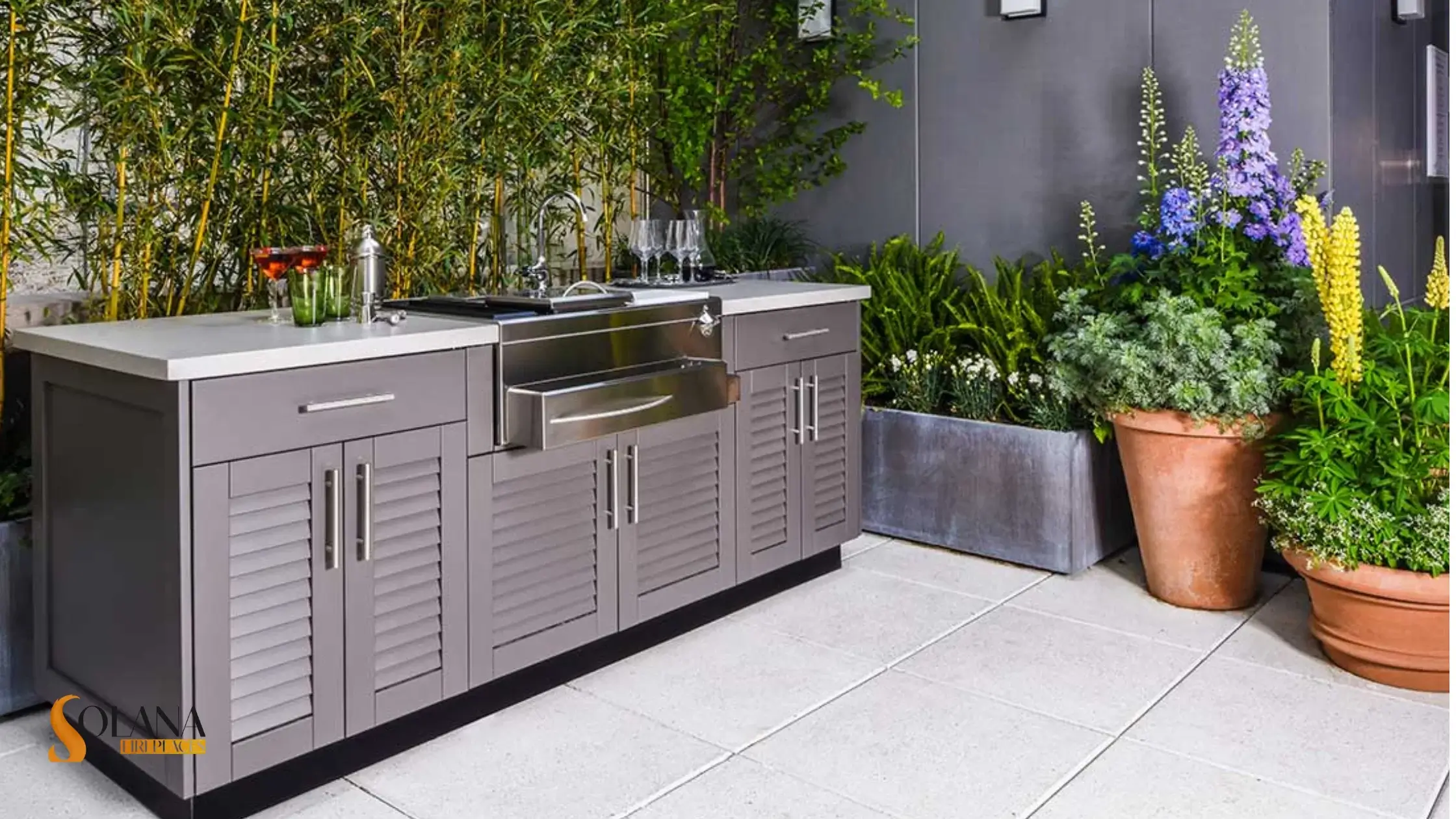 Choosing the Best Outdoor Kitchen Cabinet Materials